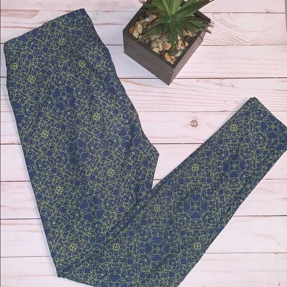 Lularoe Lit of 2 pair  Blue & Yellow Leggings One Size